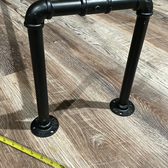 Clothing rack - Picture 3 of 5